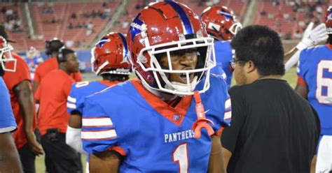 Dakorien Moore commits to Oregon; Ducks land nation's No. 1 .